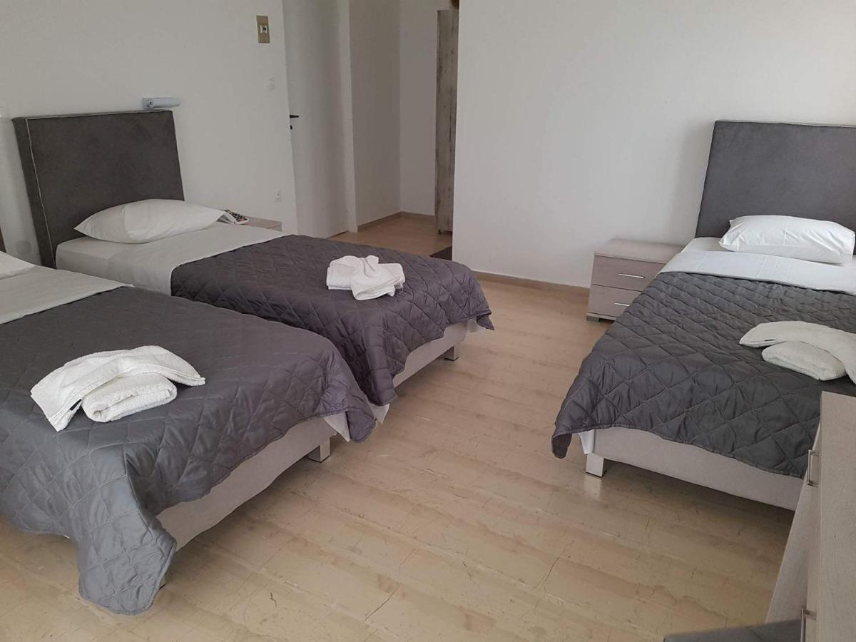 Nikos Hotel คาร์เทราดอส ภายนอก รูปภาพ