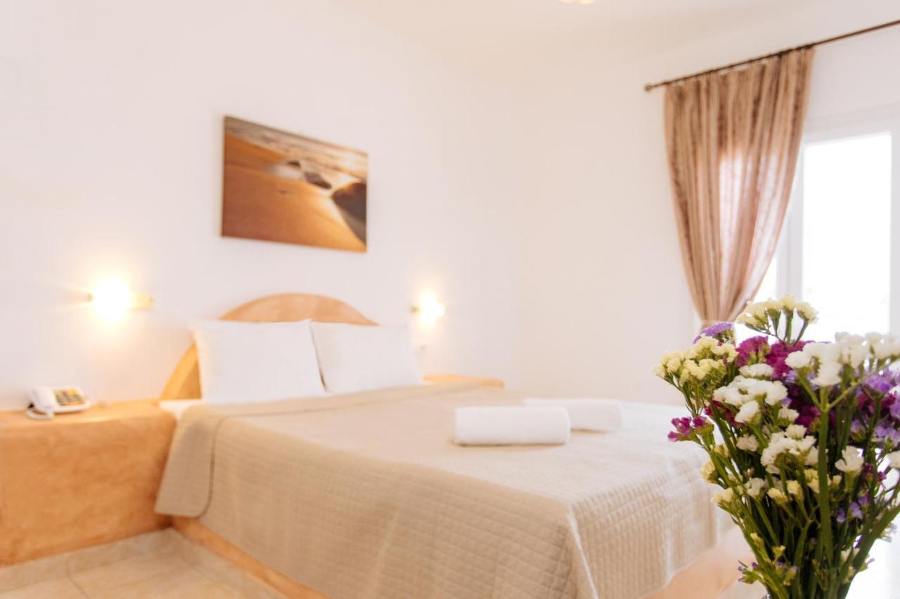 Nikos Hotel คาร์เทราดอส ภายนอก รูปภาพ