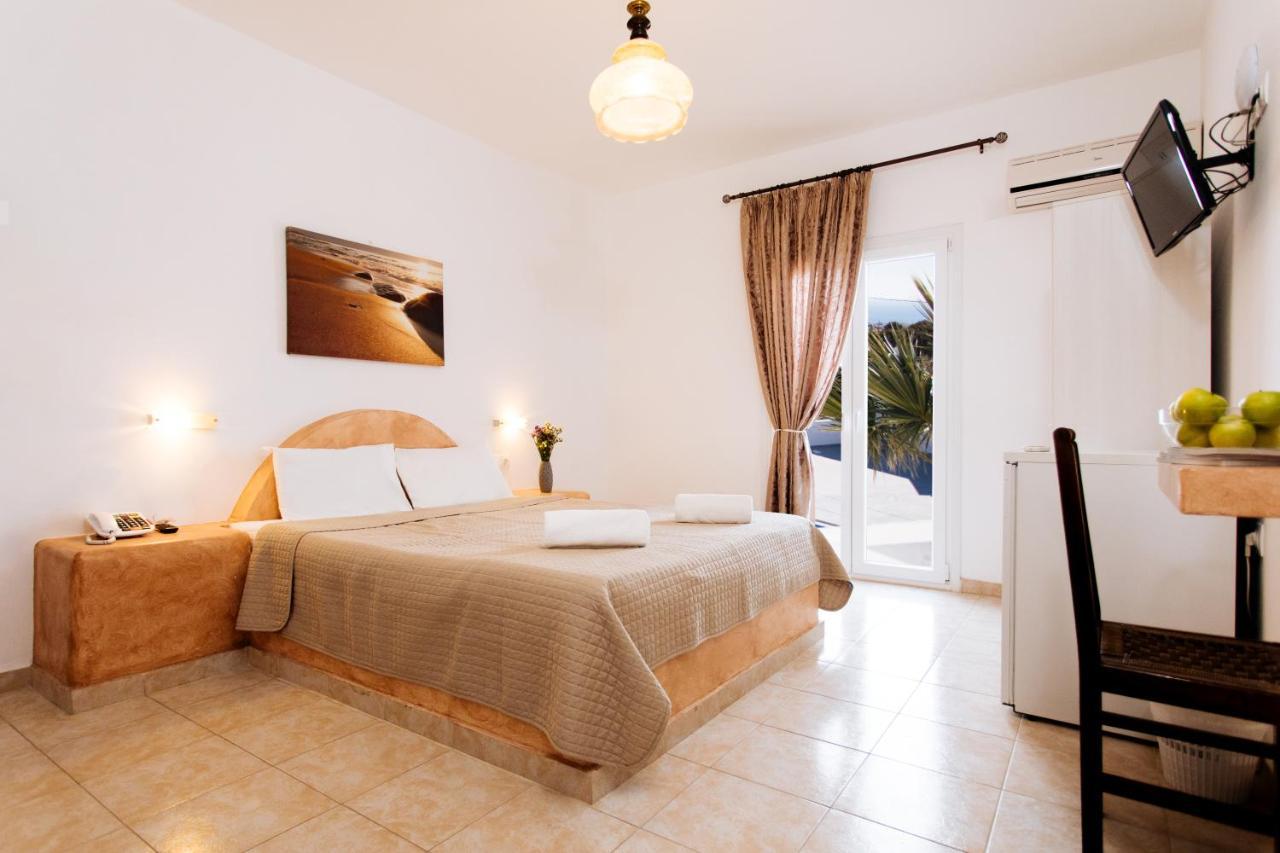 Nikos Hotel คาร์เทราดอส ภายนอก รูปภาพ