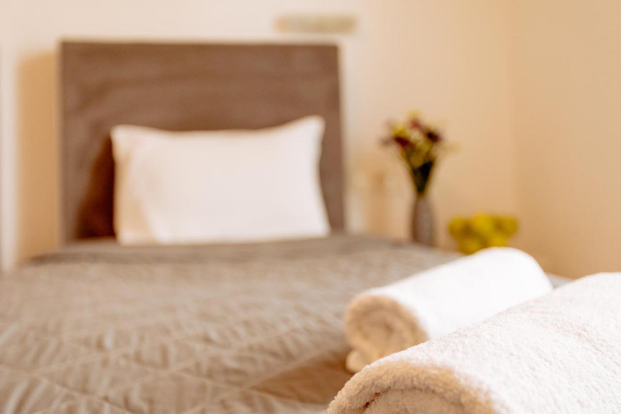 Nikos Hotel คาร์เทราดอส ภายนอก รูปภาพ