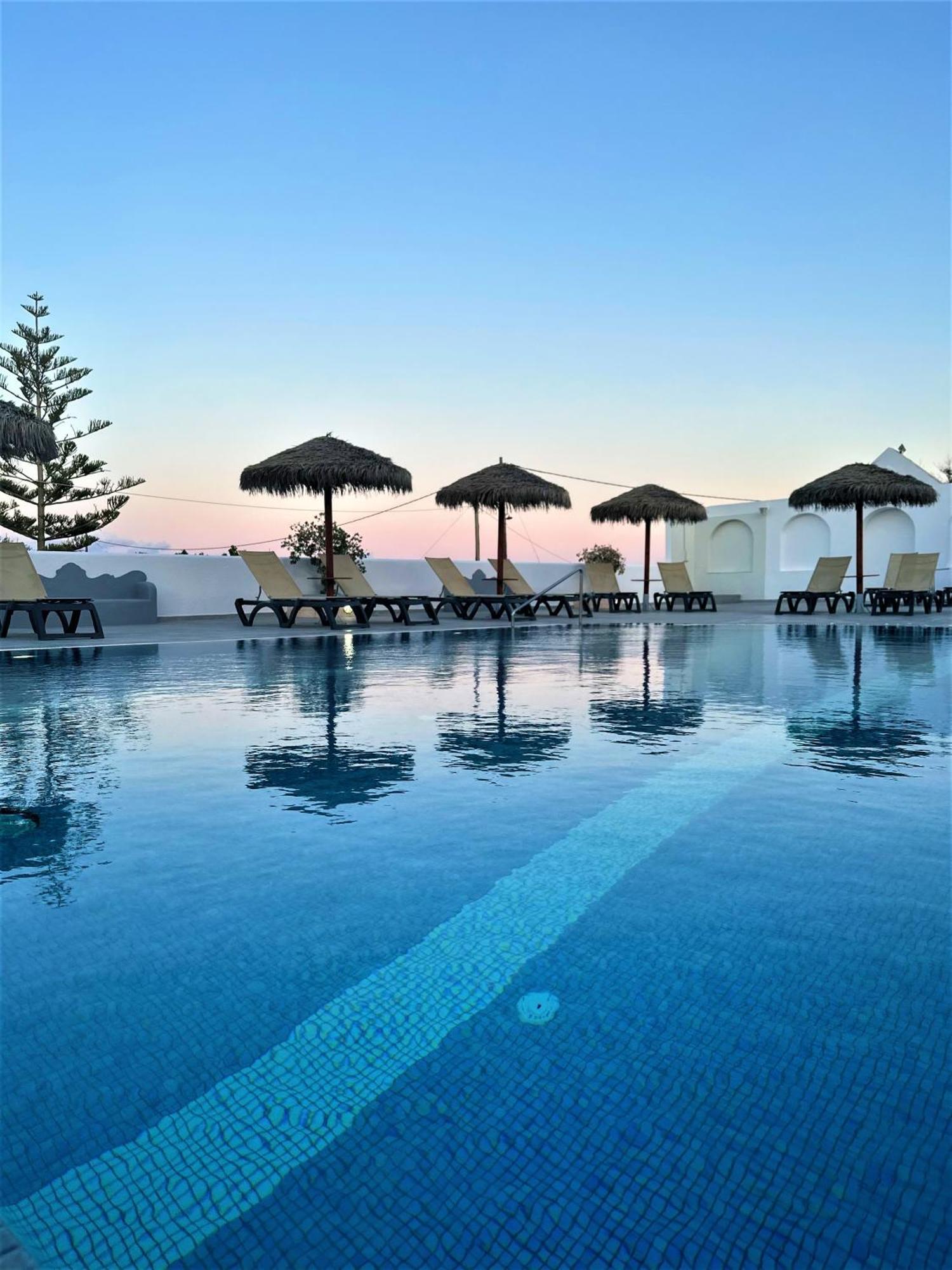 Nikos Hotel คาร์เทราดอส ภายนอก รูปภาพ